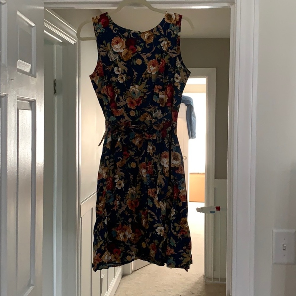Sleeveless floral knee length dress